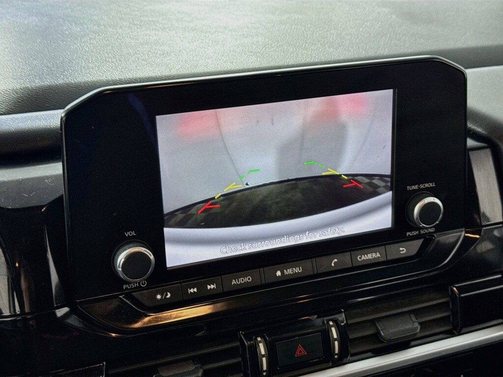 Used 2024 Nissan Pathfinder SV 4WD w/Heated Seats,Android & Apple Carplay SUV