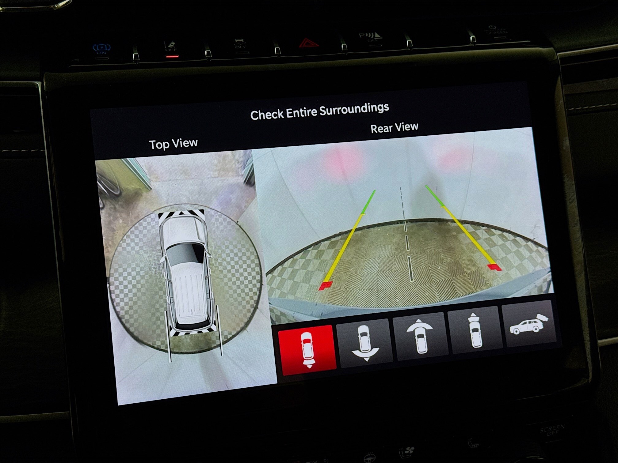 2023 Jeep Cherokee 80th Anniversary Edition photo 3