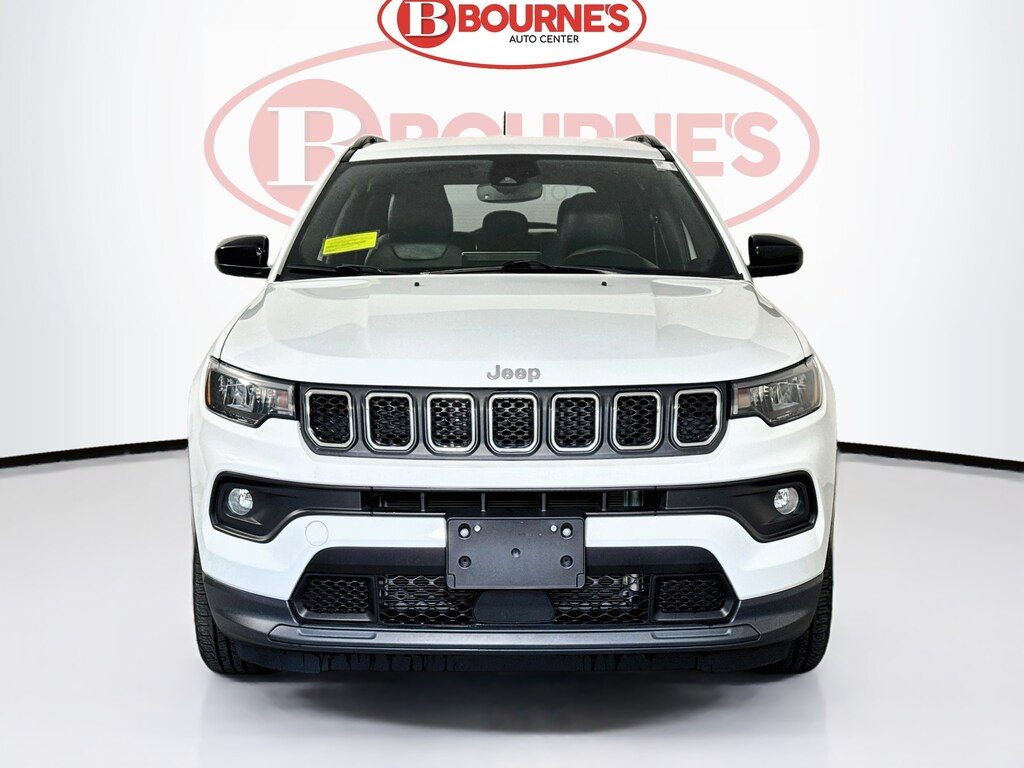 Used 2023 Jeep Compass Latitude Lux 4x4 w/Heated Leather & Wheel SUV