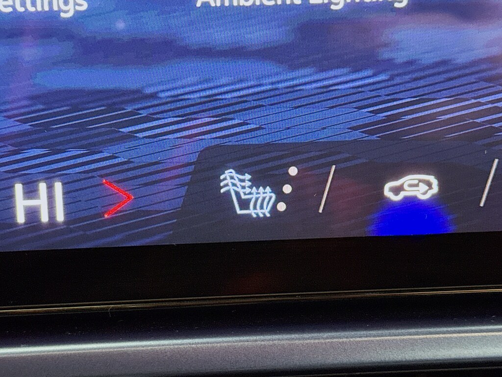 Used 2025 Chevrolet Equinox EV LT 2 w/Navigation,Heated Leather SUV