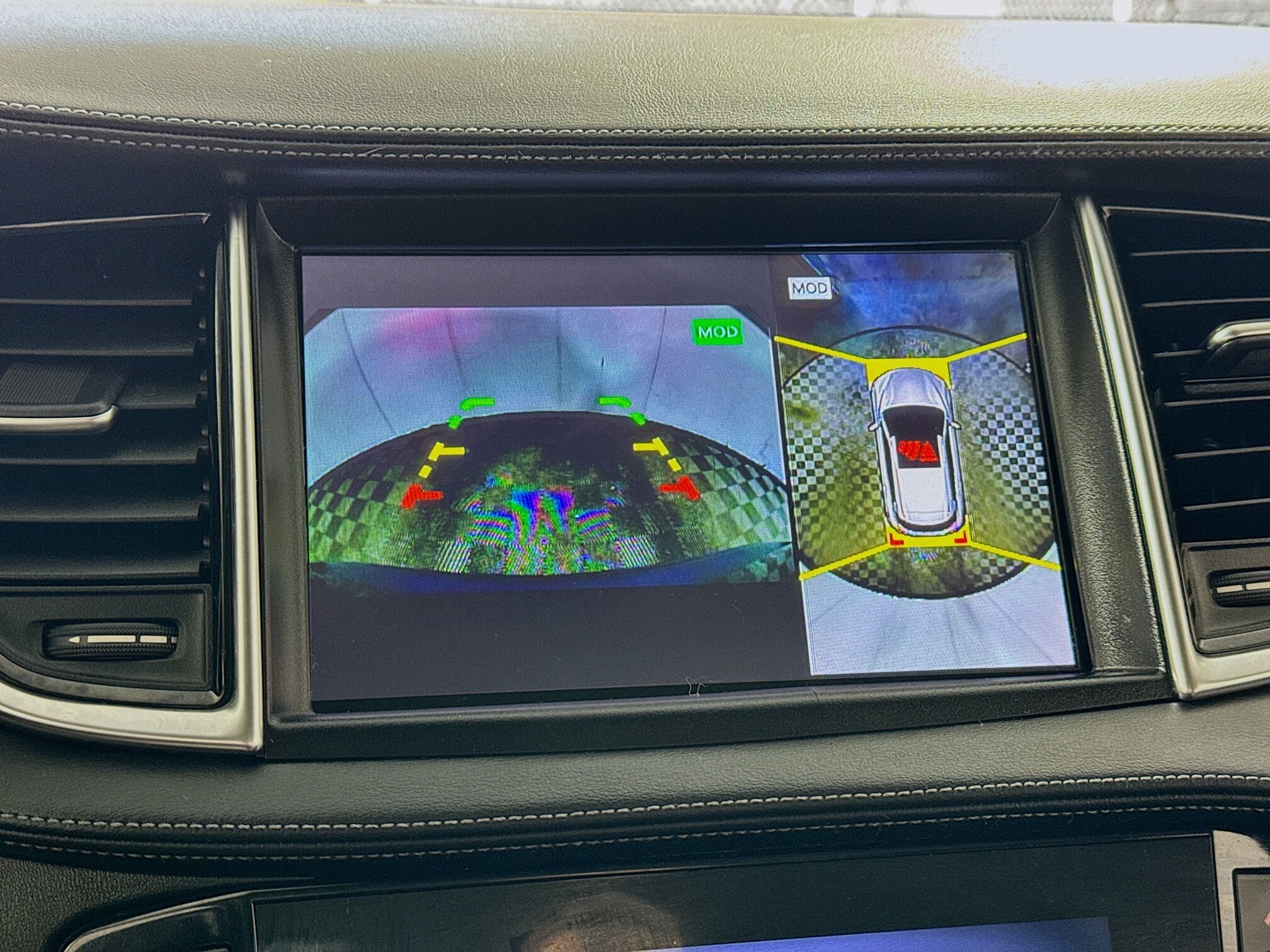 2019 Infiniti QX50 Essential AWD photo 3