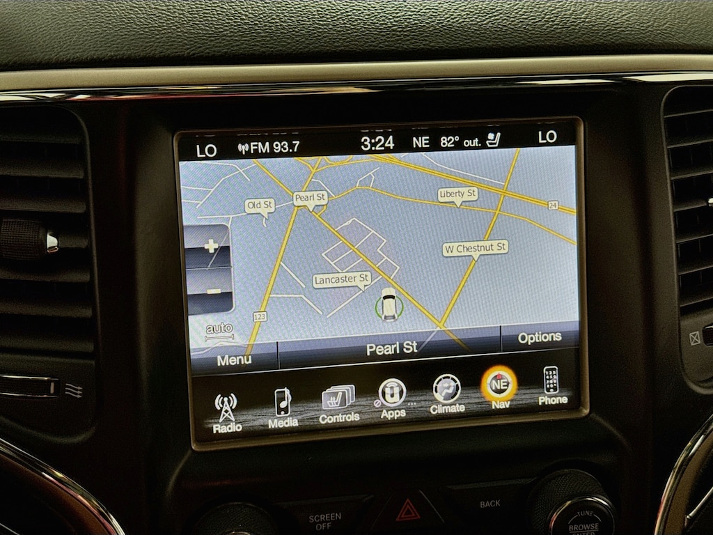 Used 2016 Jeep Grand Cherokee Limited 4x4 w/Navigation,Leather, Pano Sunroof SUV