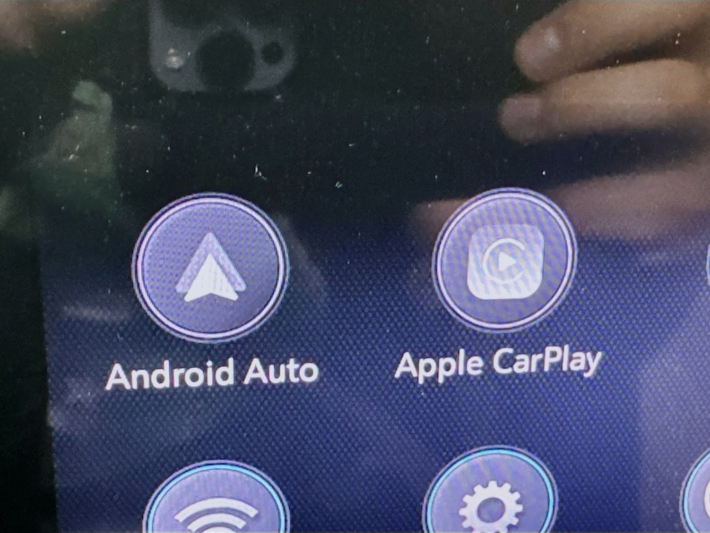 Used 2024 Chevrolet Trax LS w/Heated Seats,Android & Apple Carplay SUV