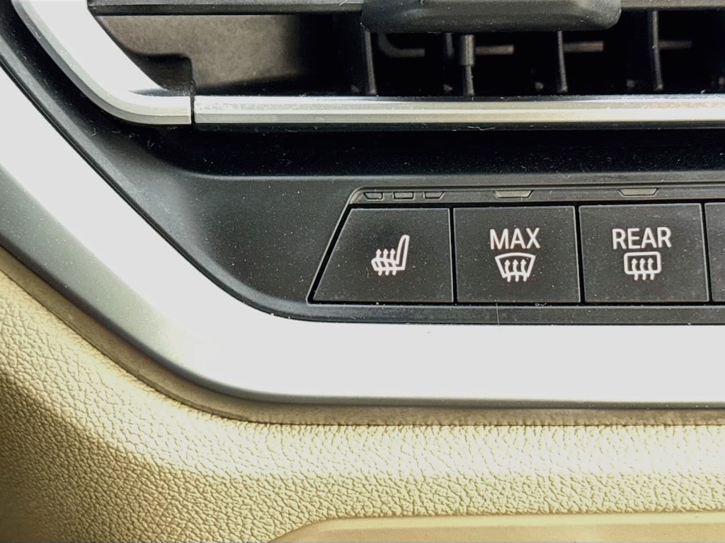 Used 2019 BMW 330i xDrive w/Navigation,Leather,Sunroof Sedan