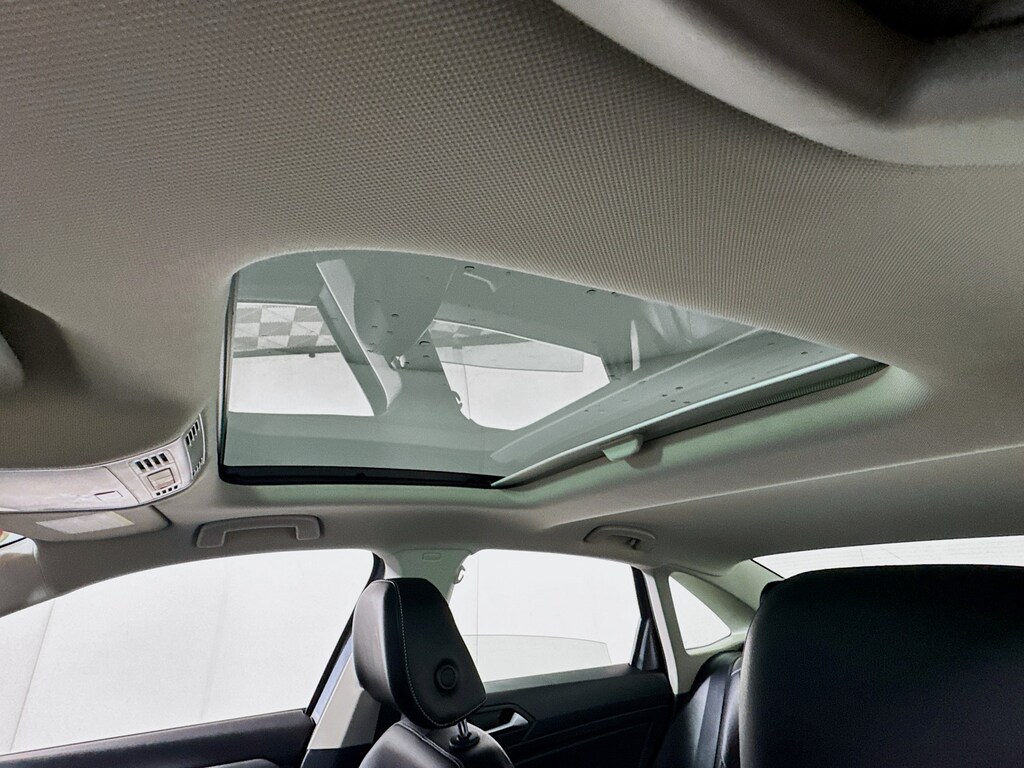 Used 2022 Volkswagen Jetta 1.5T SE w/Heated Leather,Sunroof Sedan