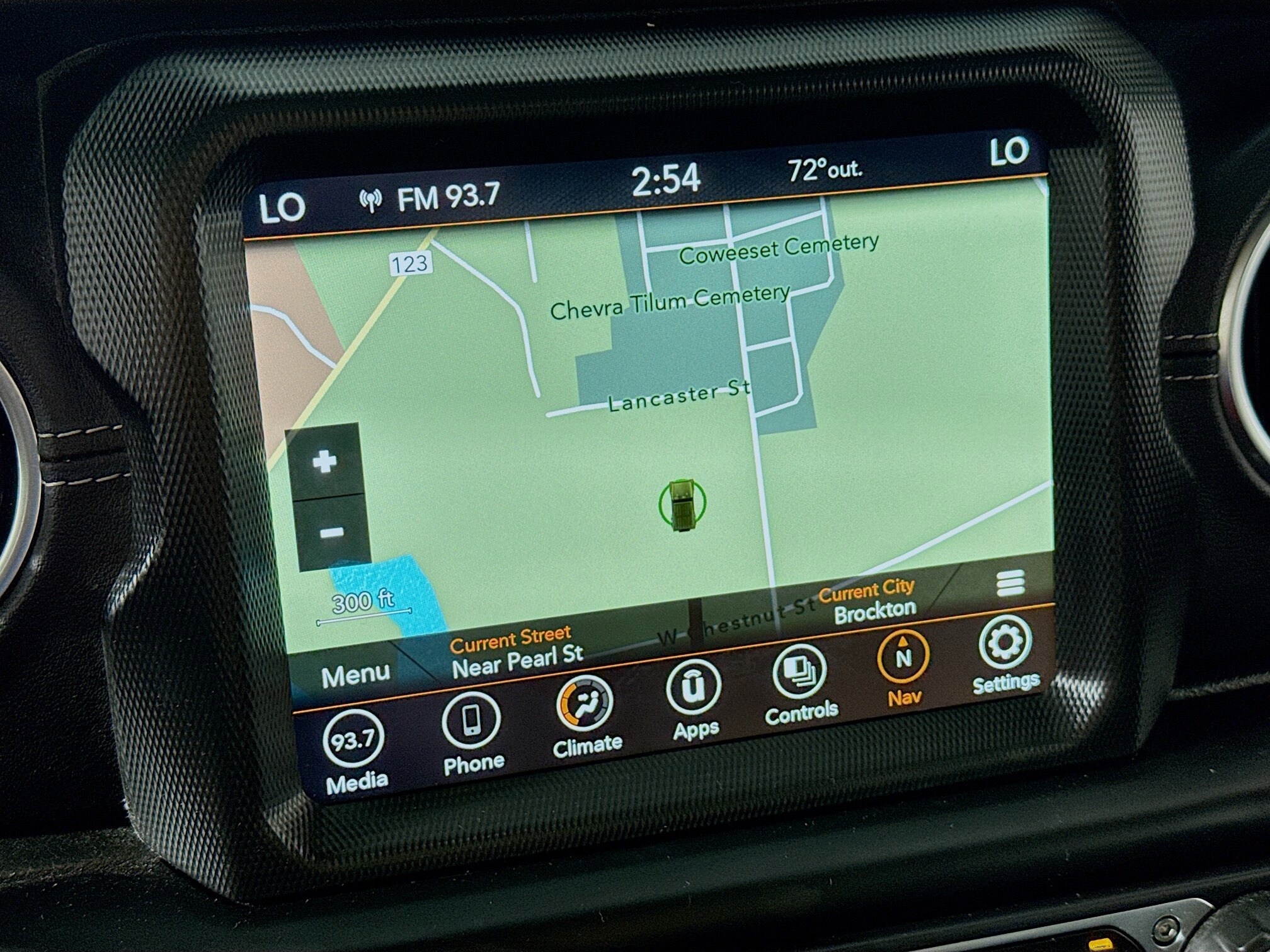 2022 Jeep Wrangler Unlimited Sahara W photo 2