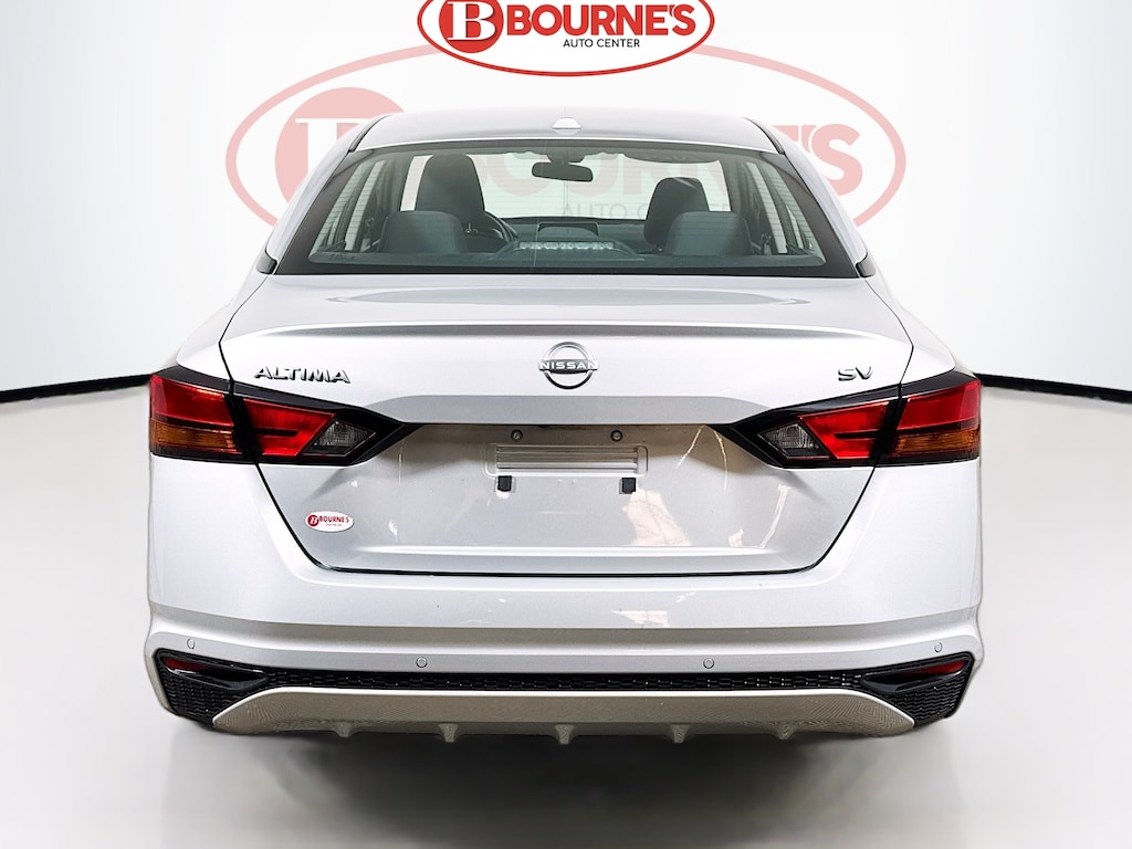 Used 2024 Nissan Altima 2.5 SV w/Android Auto & Apple Carplay Sedan