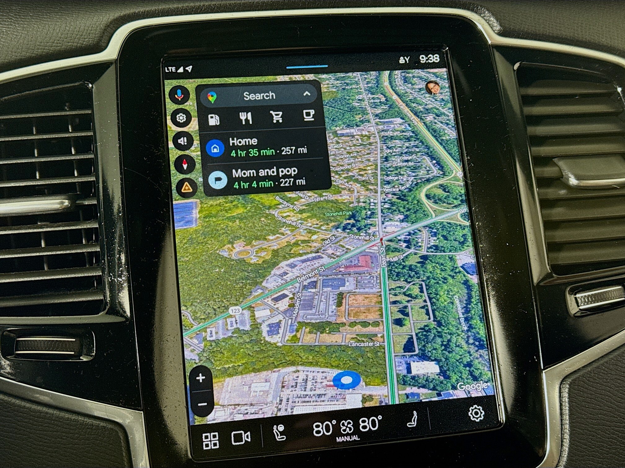 2023 Volvo XC90 AWD Plus photo 2