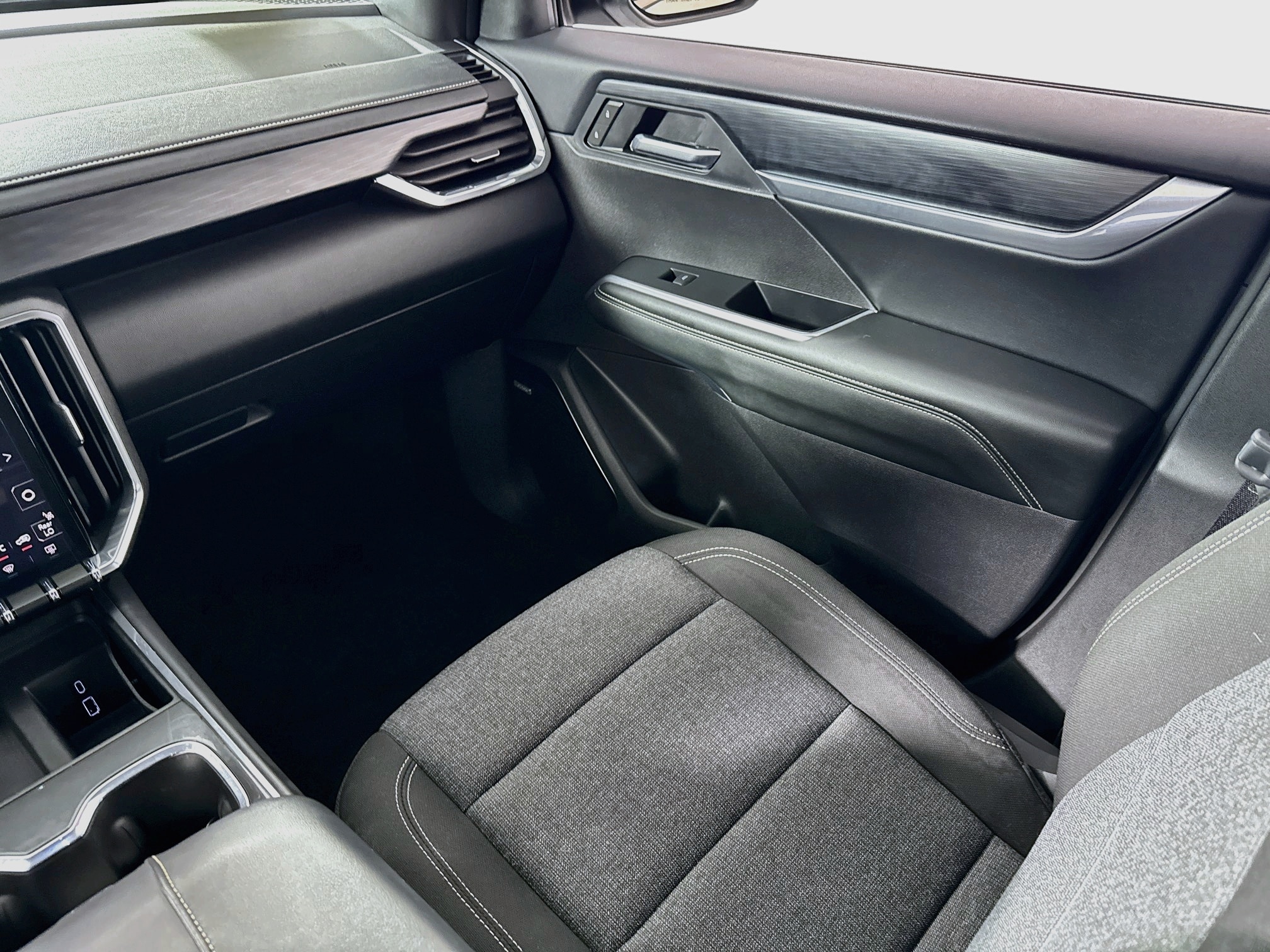 2025 GMC Acadia Elevation - Photo 25