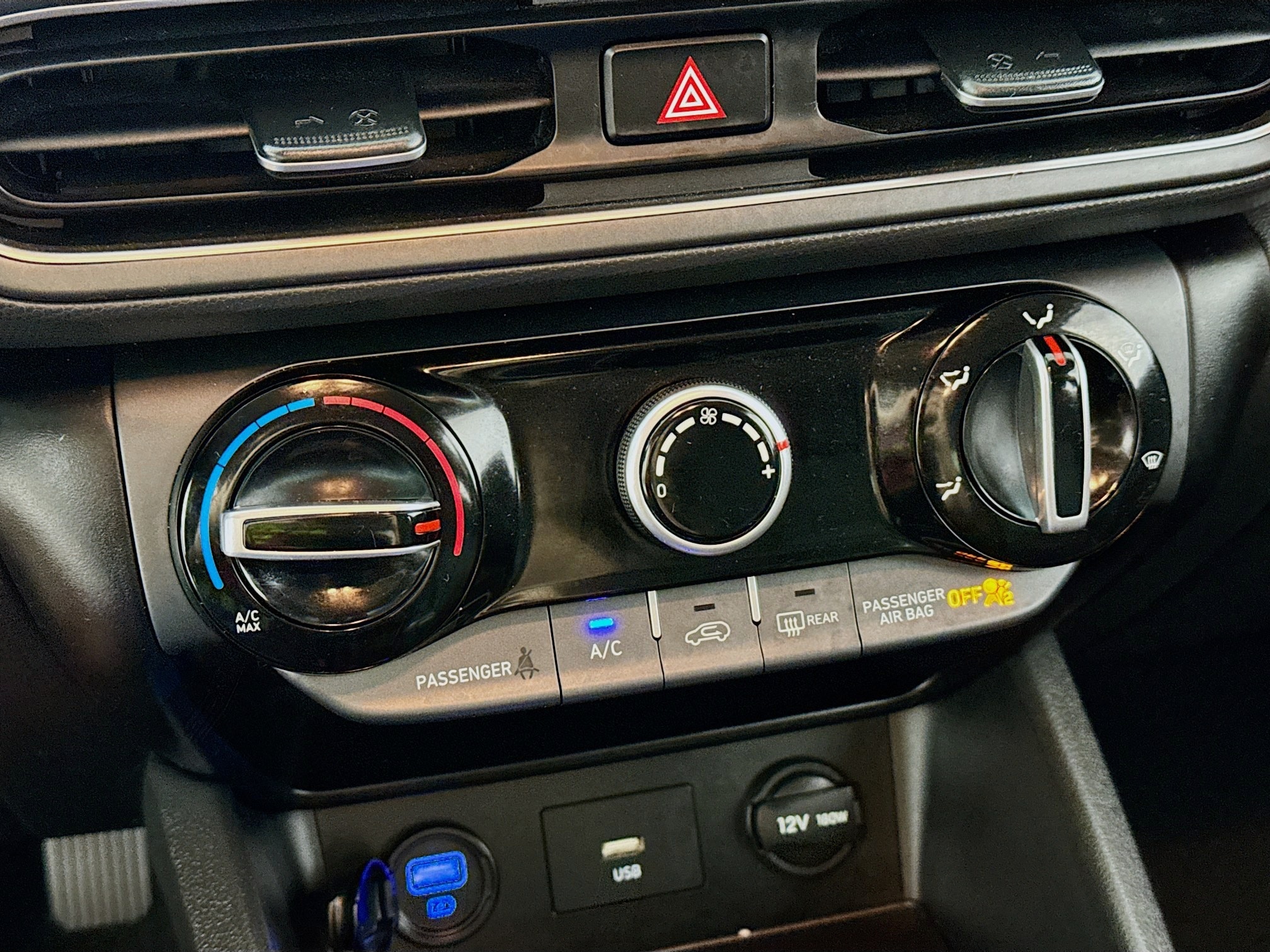 2023 Hyundai Kona SEL - Photo 17