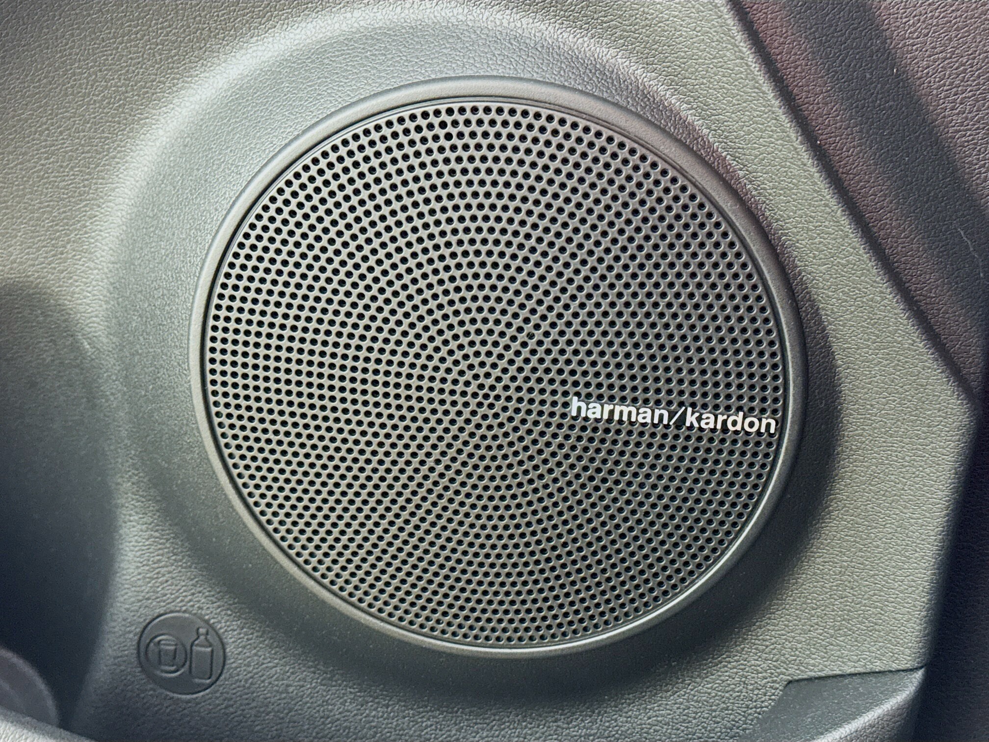 2022 Hyundai Kona Limited photo 4