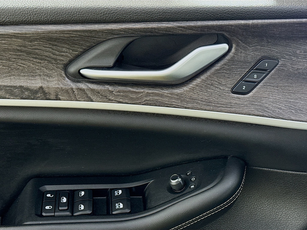 Used 2023 Jeep Grand Cherokee 4xe 4x4 w/Navigation,Leather,Pano Sunroof SUV