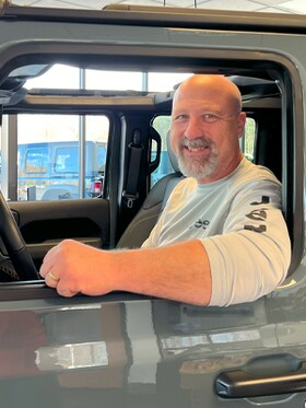 Staff member Mike from ID_e0c17abcc3e6