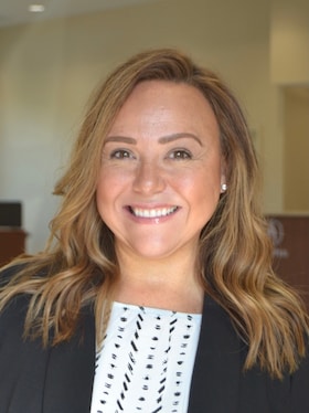 Staff member Amanda from ID_e0c17abcc3e6