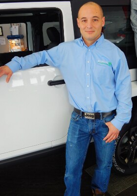 Staff member Jeremy from ID_e0c17abcc3e6
