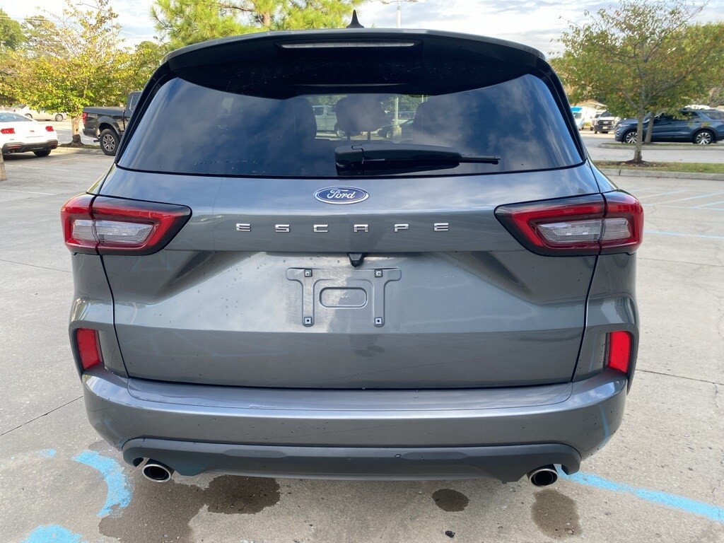 2023 Ford Escape ST-Line photo 4