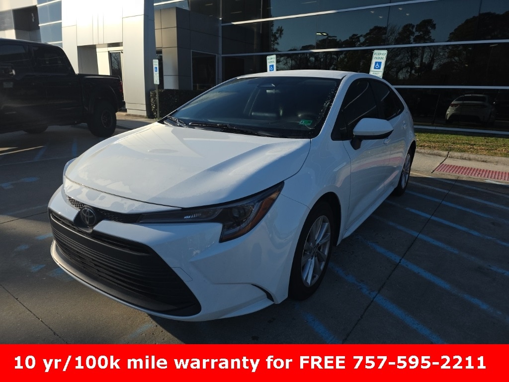 2023 Toyota Corolla LE's photo