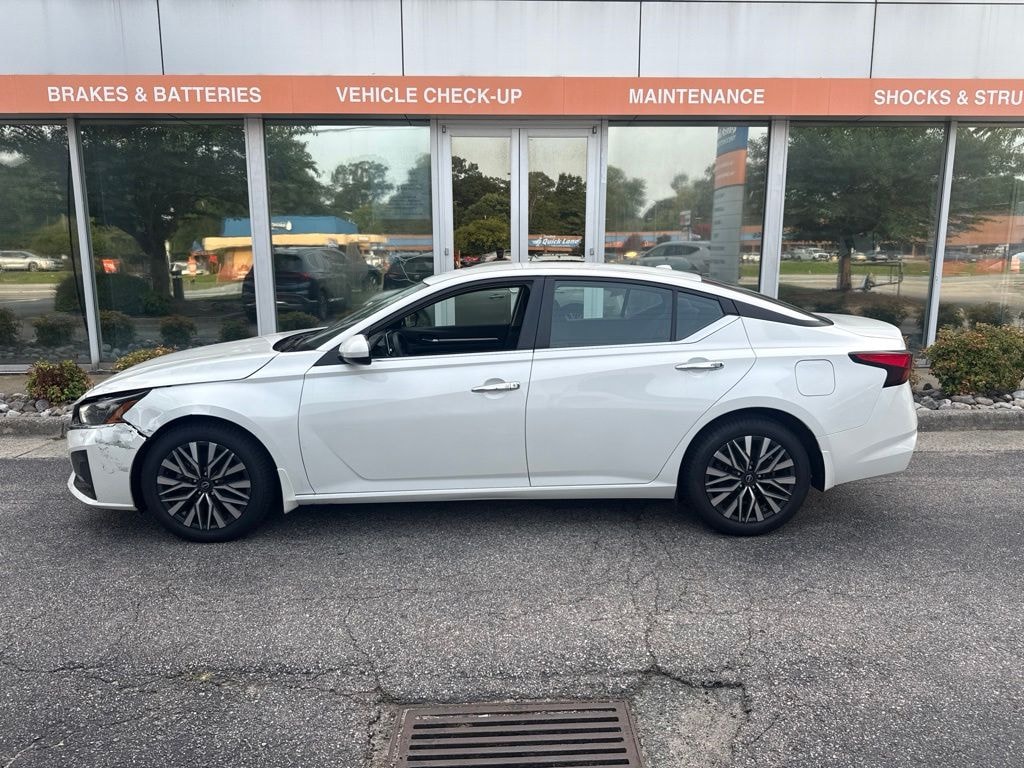 Used 2023 Nissan Altima 2.5 SV Sedan