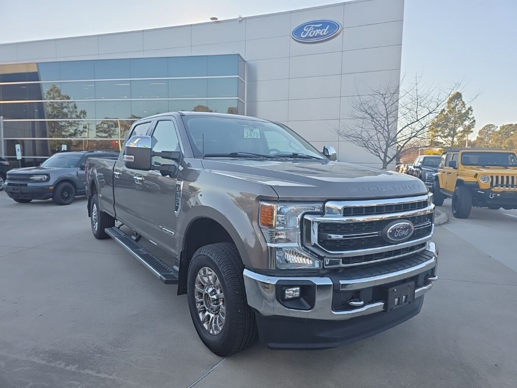 Used 2020 Ford F-350SD Lariat Truck Crew Cab