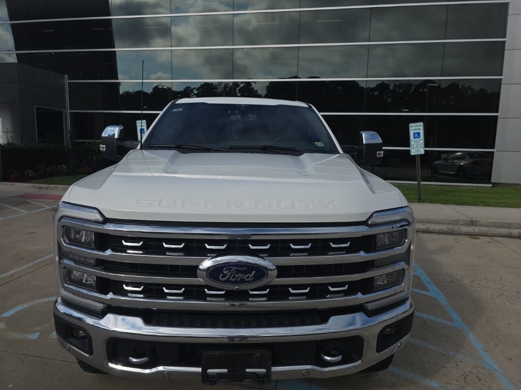 2023 Ford F-350 photo 2