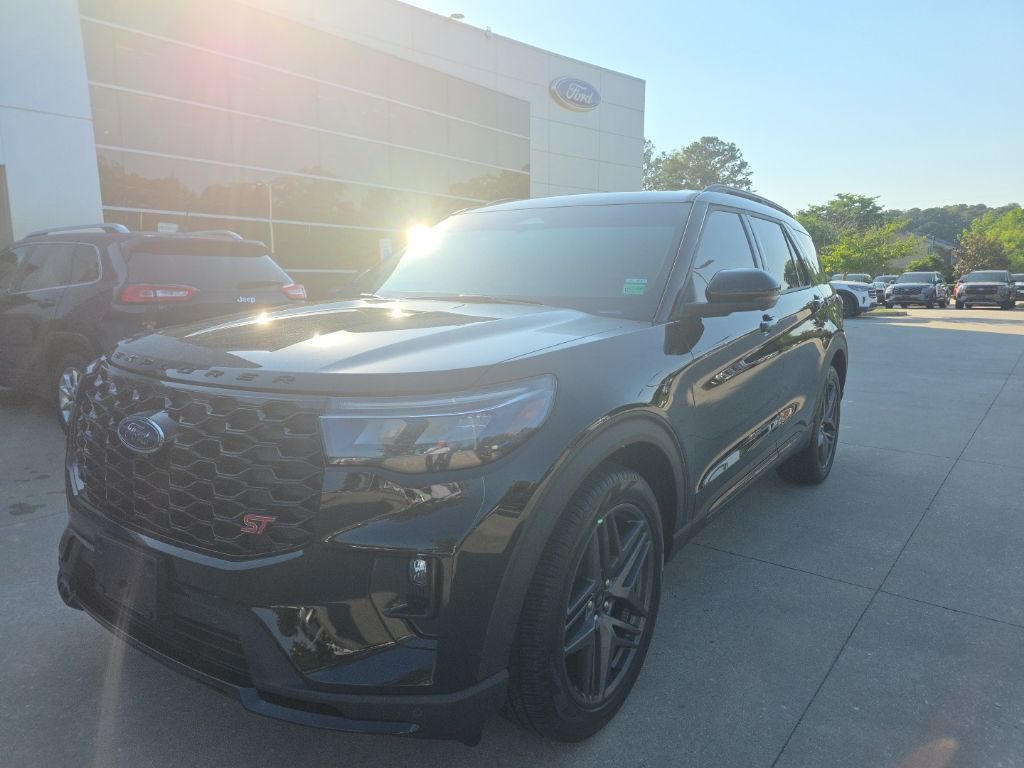 2026 Ford Explorer ST 4WD's photo