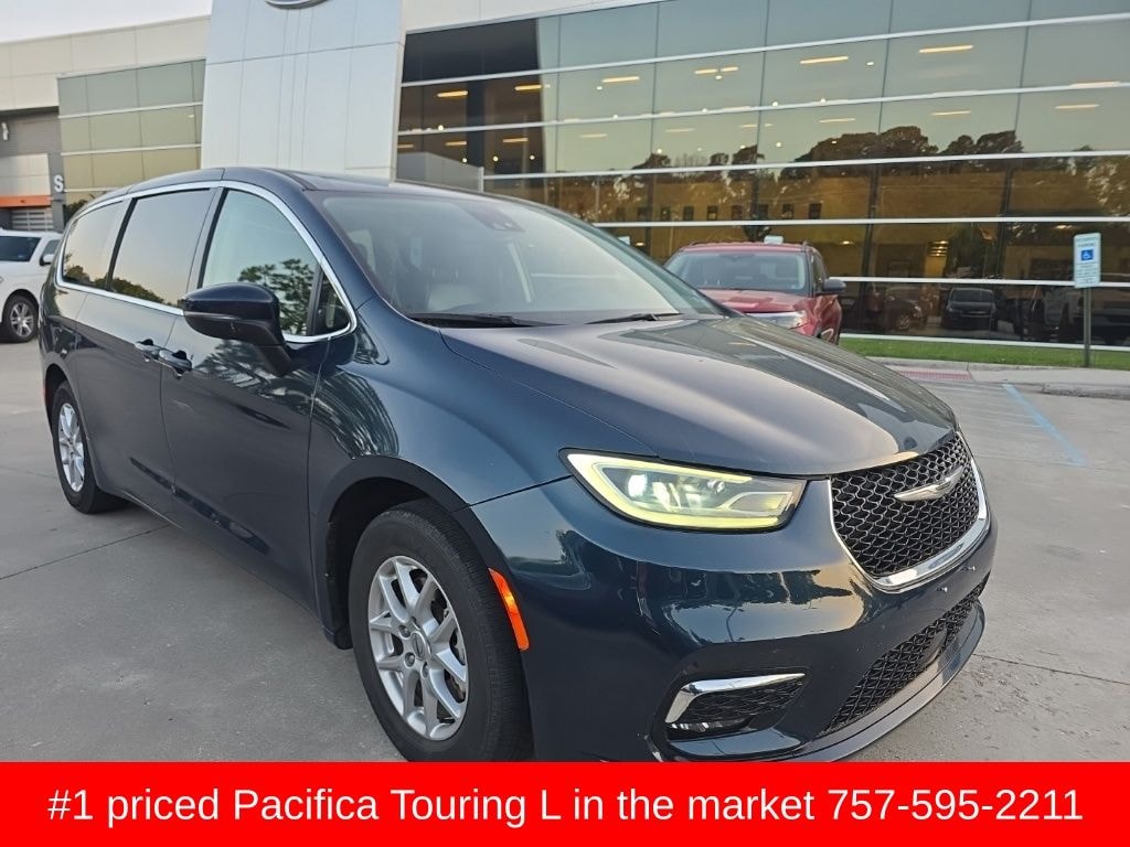 Used 2023 Chrysler Pacifica Touring L Van Passenger Van