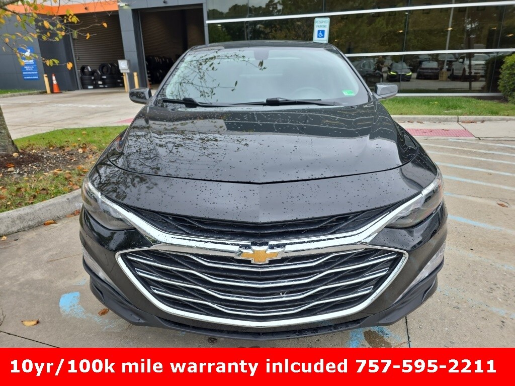 2022 Chevrolet Malibu 1LT photo 2