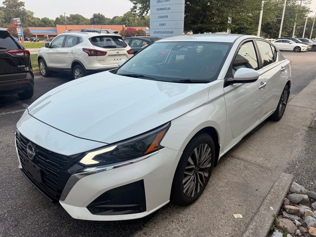 Used 2023 Nissan Altima 2.5 SV Sedan
