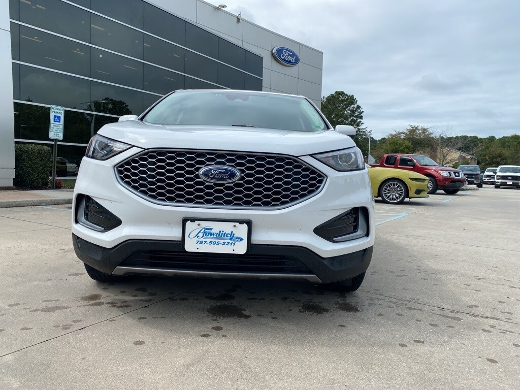 2023 Ford Edge SEL photo 2