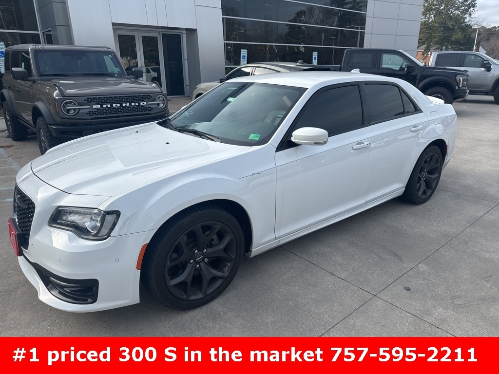 2021 Chrysler 300 S's photo