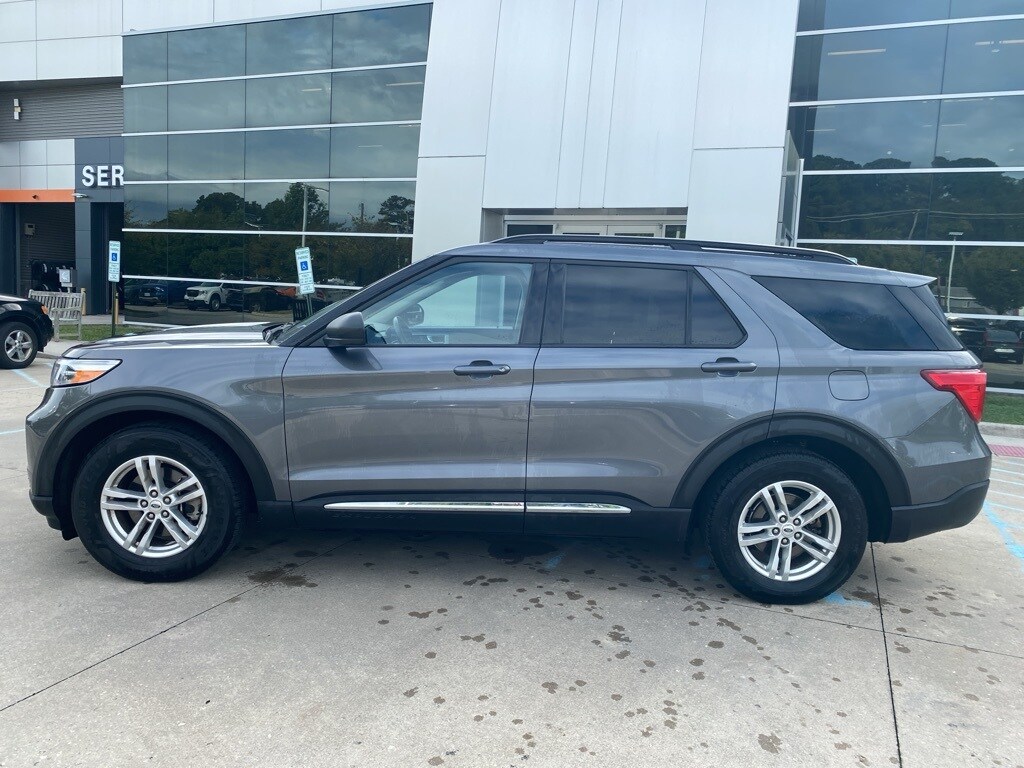 2023 Ford Explorer XLT photo 2