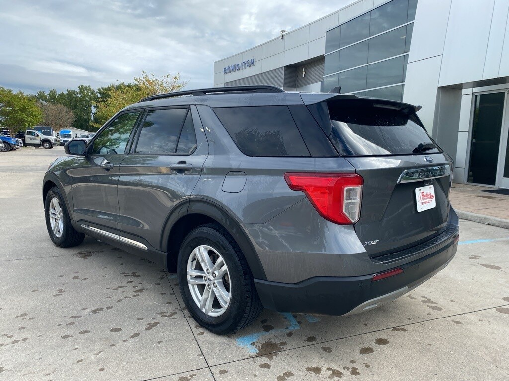2023 Ford Explorer XLT photo 3