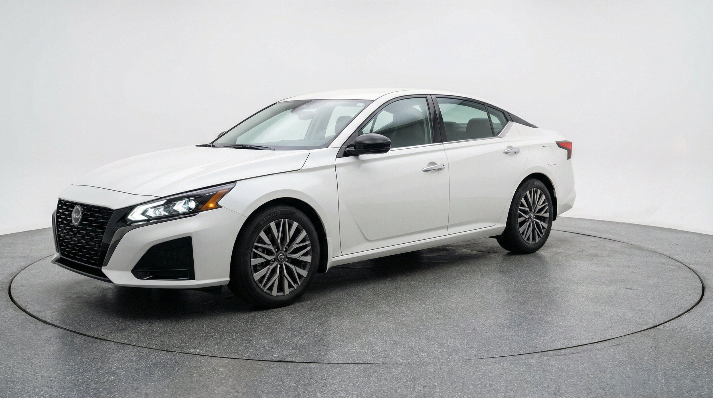 Thumbnail: 2025 Nissan Altima - 3