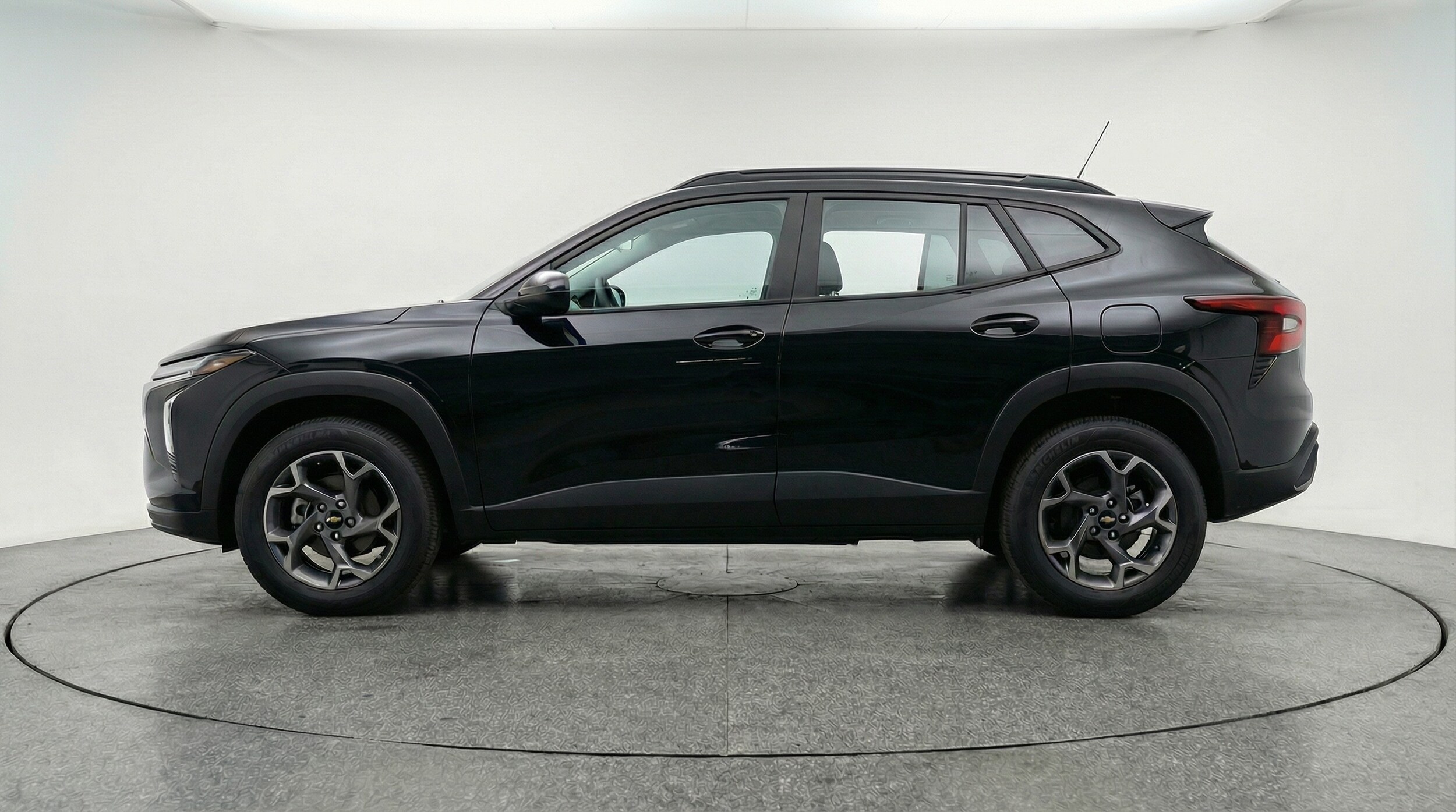 Thumbnail: 2025 Chevrolet Trax - 4