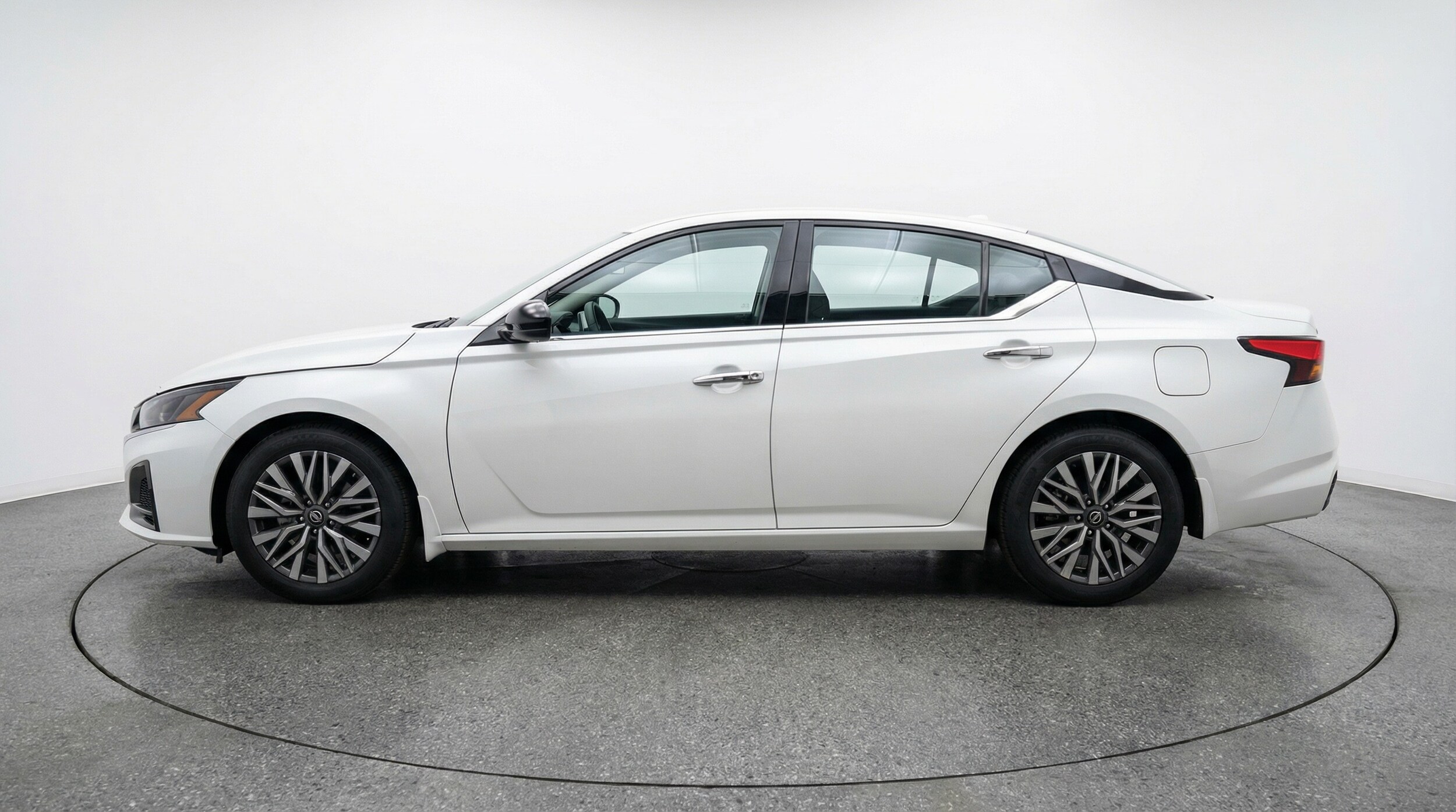 Thumbnail: 2025 Nissan Altima - 4