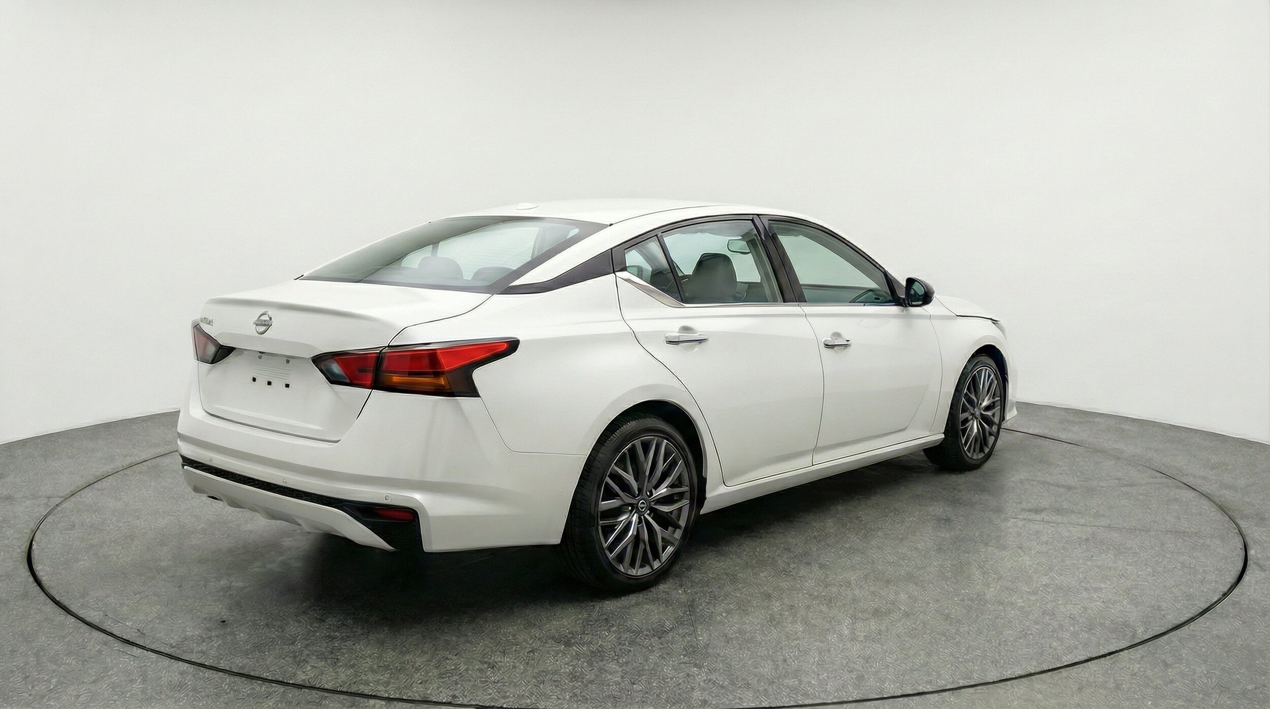 Thumbnail: 2025 Nissan Altima - 9
