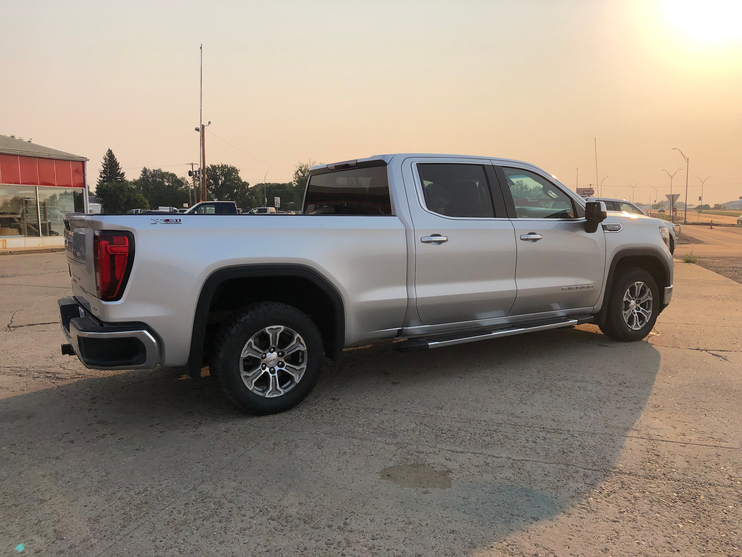 Used 2020 GMC Sierra 1500 SLT with VIN 3GTU9DED4LG416790 for sale in Bowman, ND