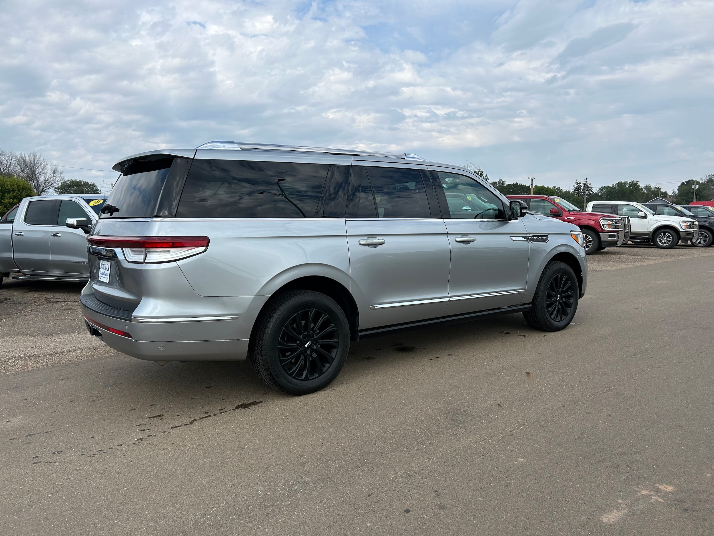 Used 2022 Lincoln Navigator Standard L with VIN 5LMJJ3NT9NEL05215 for sale in Bowman, ND