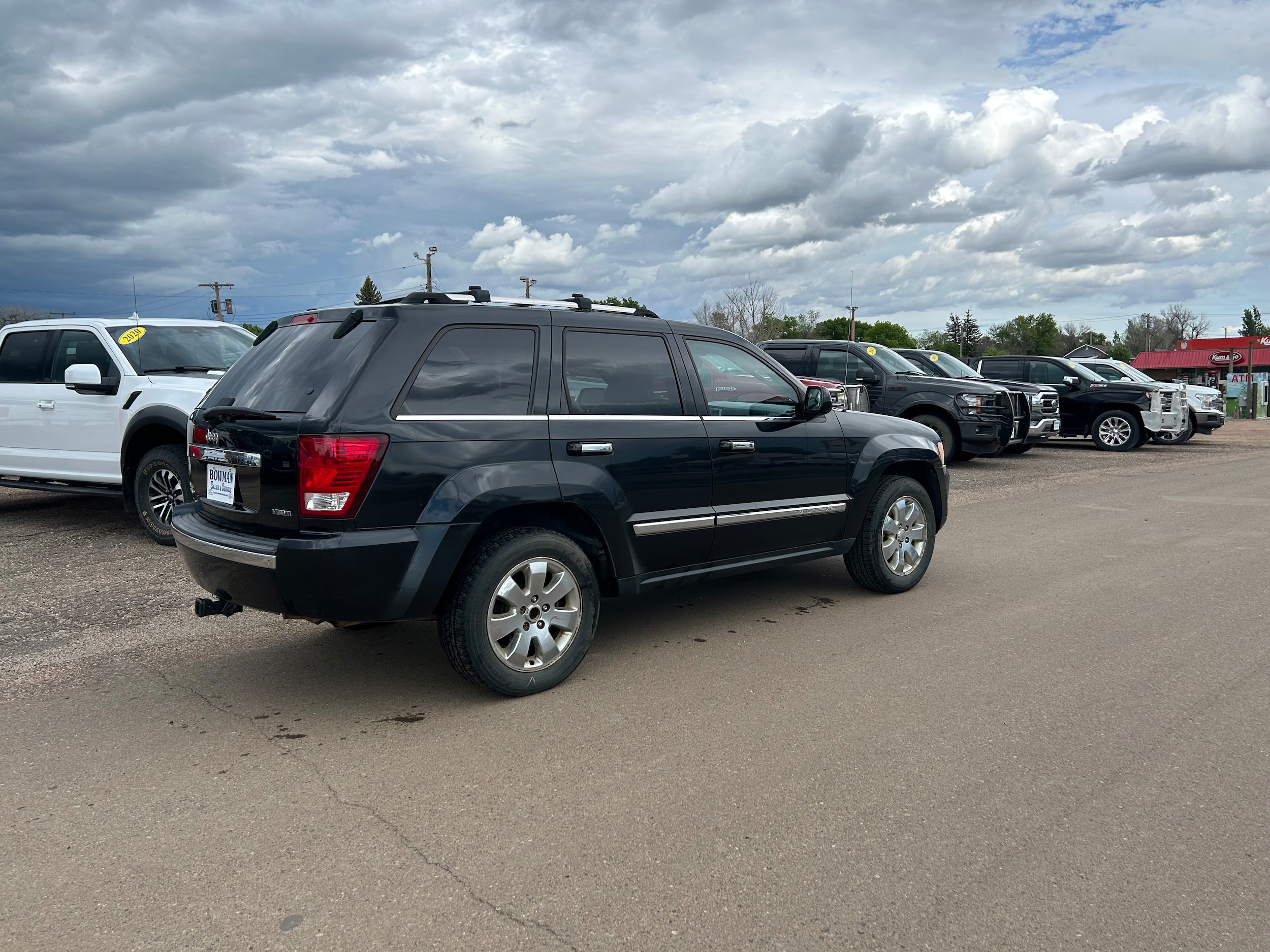 Used 2010 Jeep Grand Cherokee Limited with VIN 1J4RR5GT0AC145589 for sale in Bowman, ND