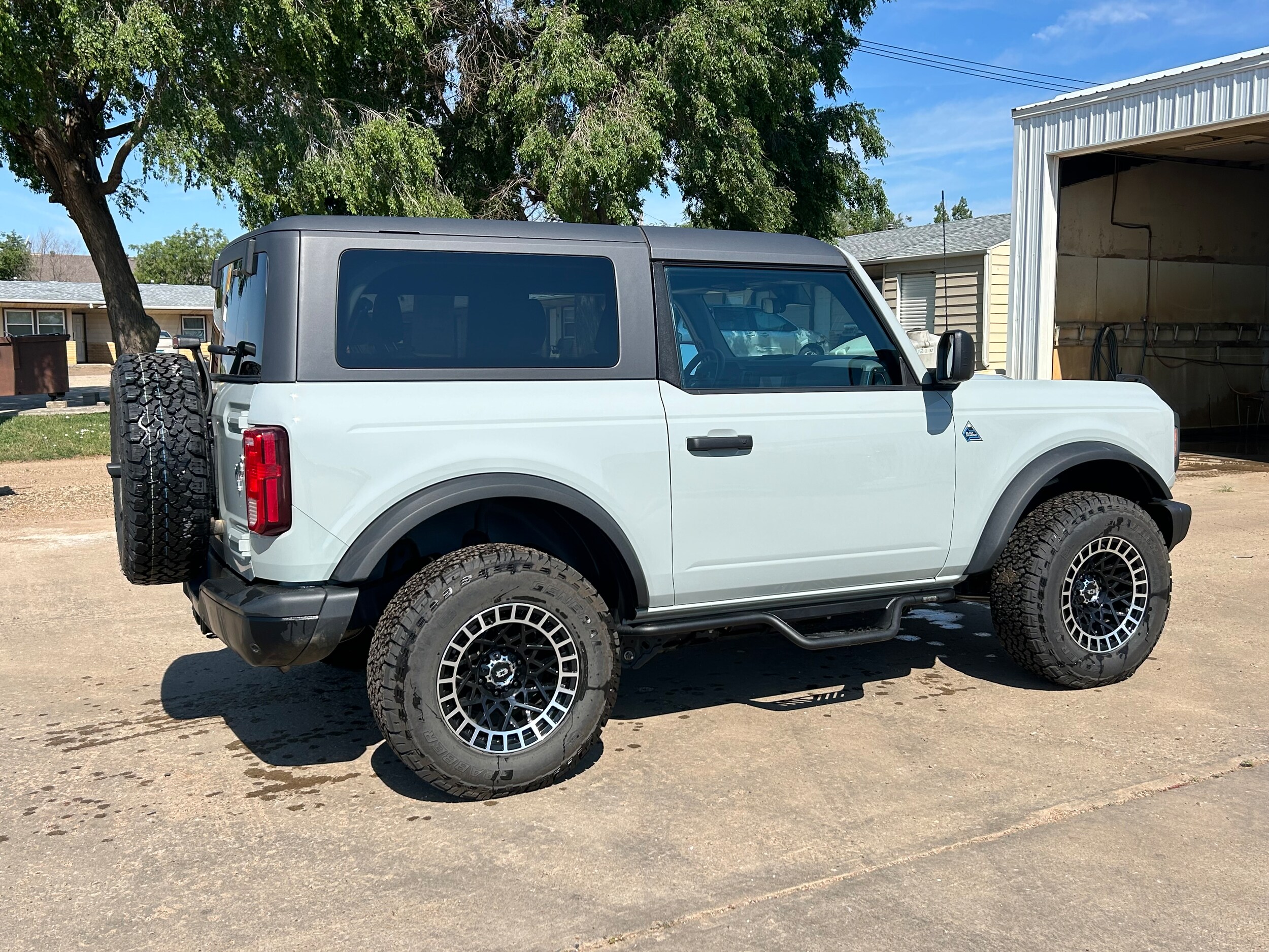 2023 Ford Bronco Base Big Bend Black Diamond Outer Banks Badlands Wildtrak photo 2