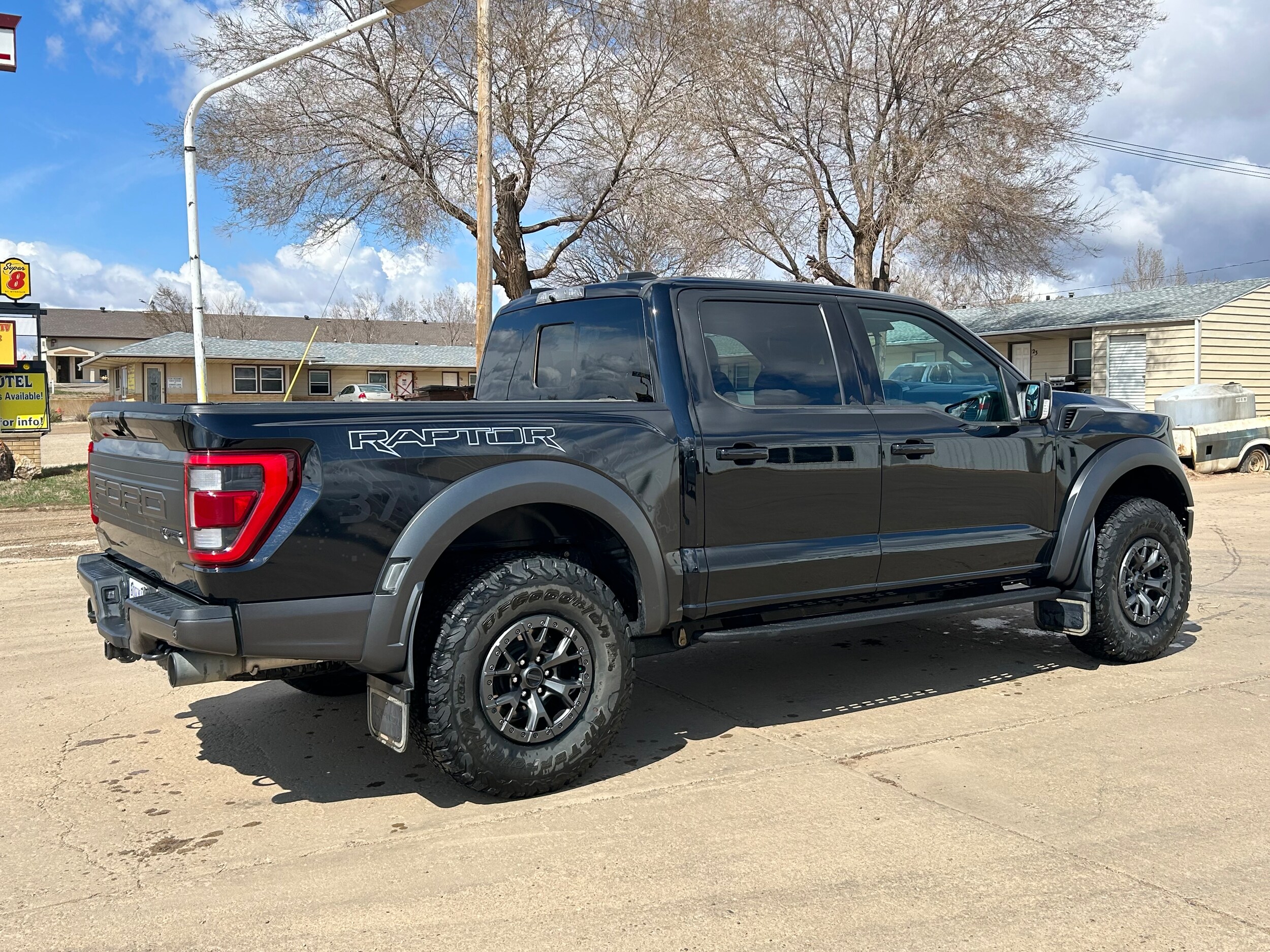2022 Ford F-150 Raptor photo 3