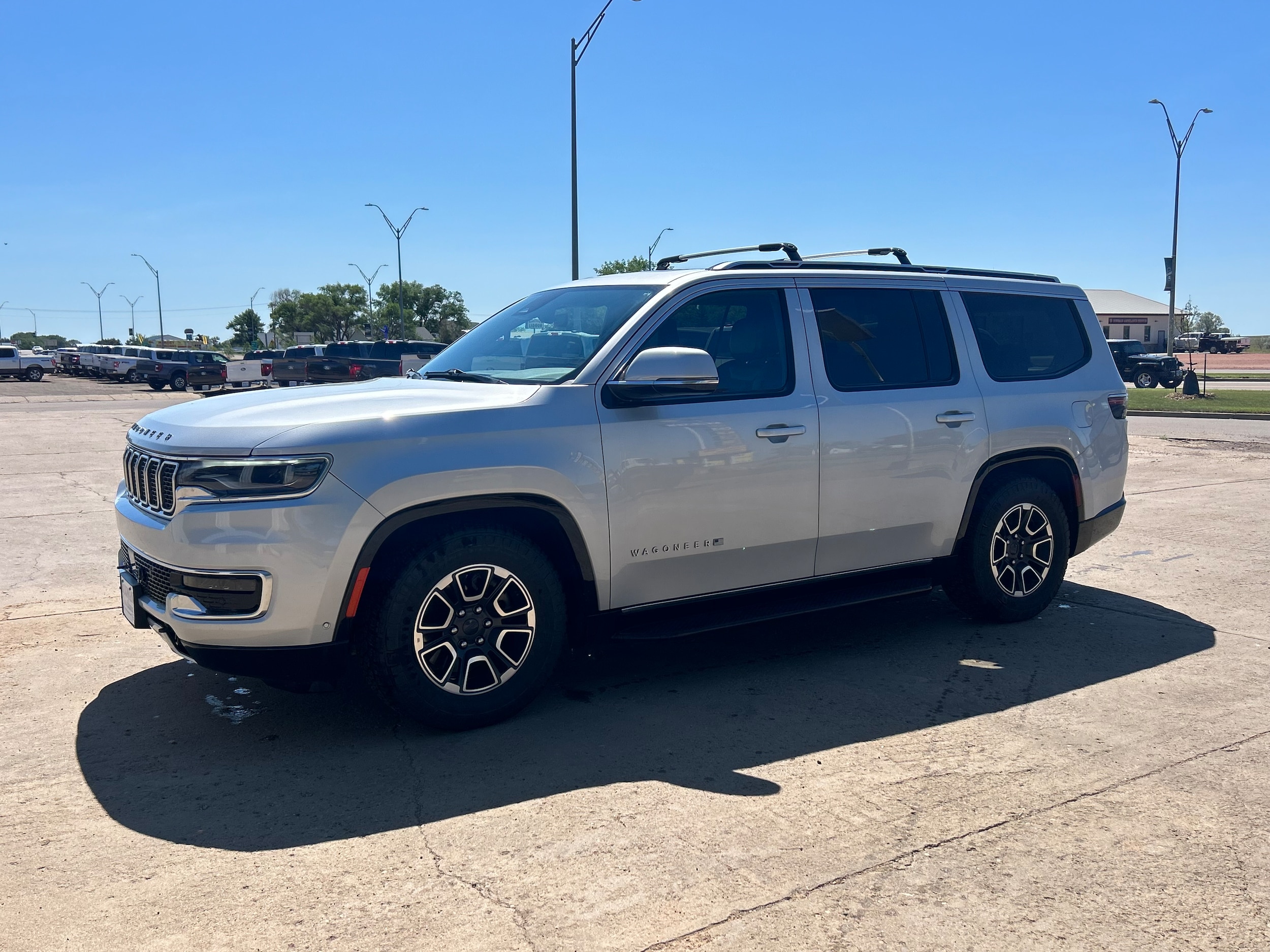 2022 Jeep Wagoneer Series II's photo