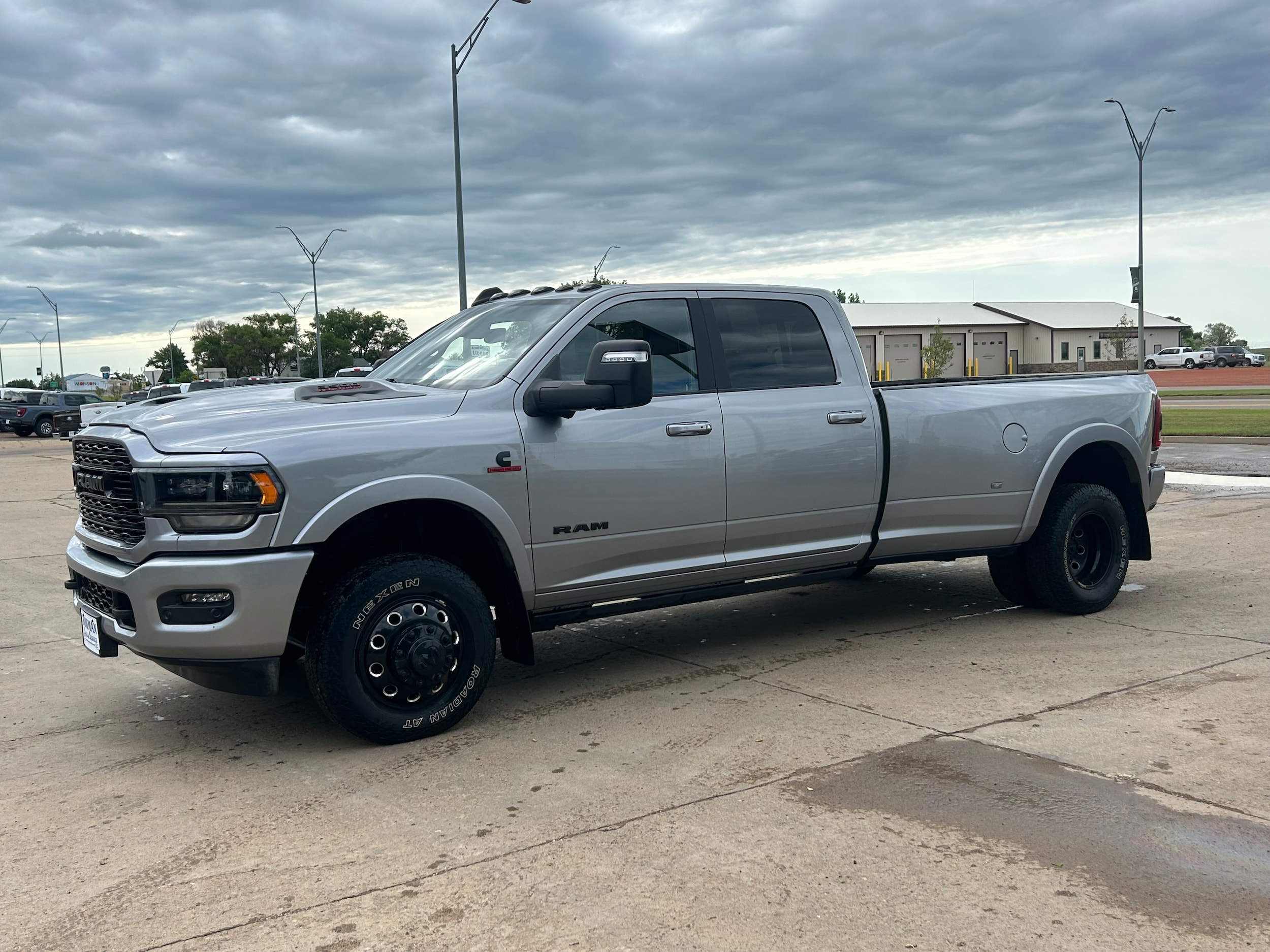2023 RAM Ram 3500 Pickup Limited's photo