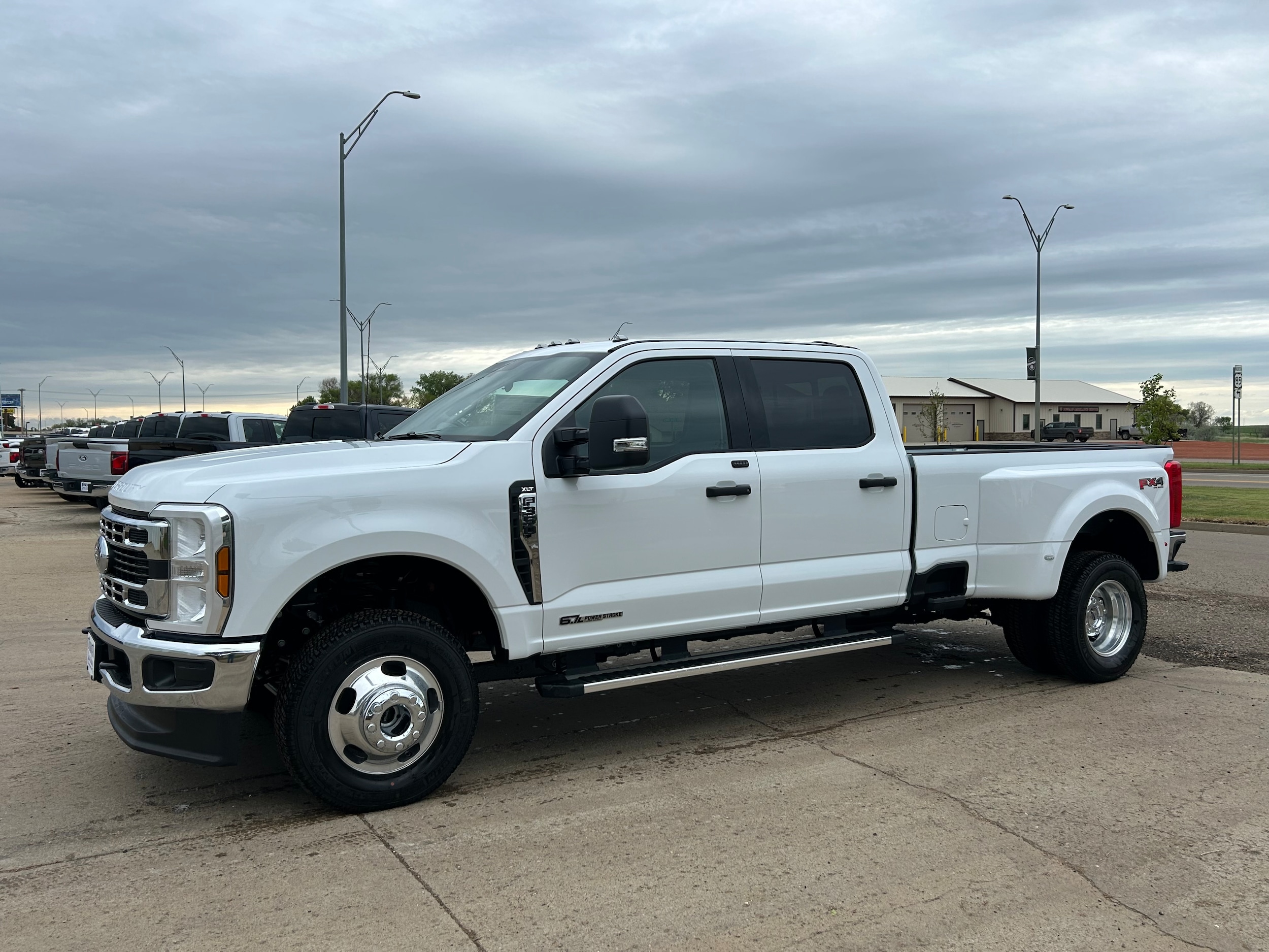 2025 Ford F-350 Super Duty XLT's photo