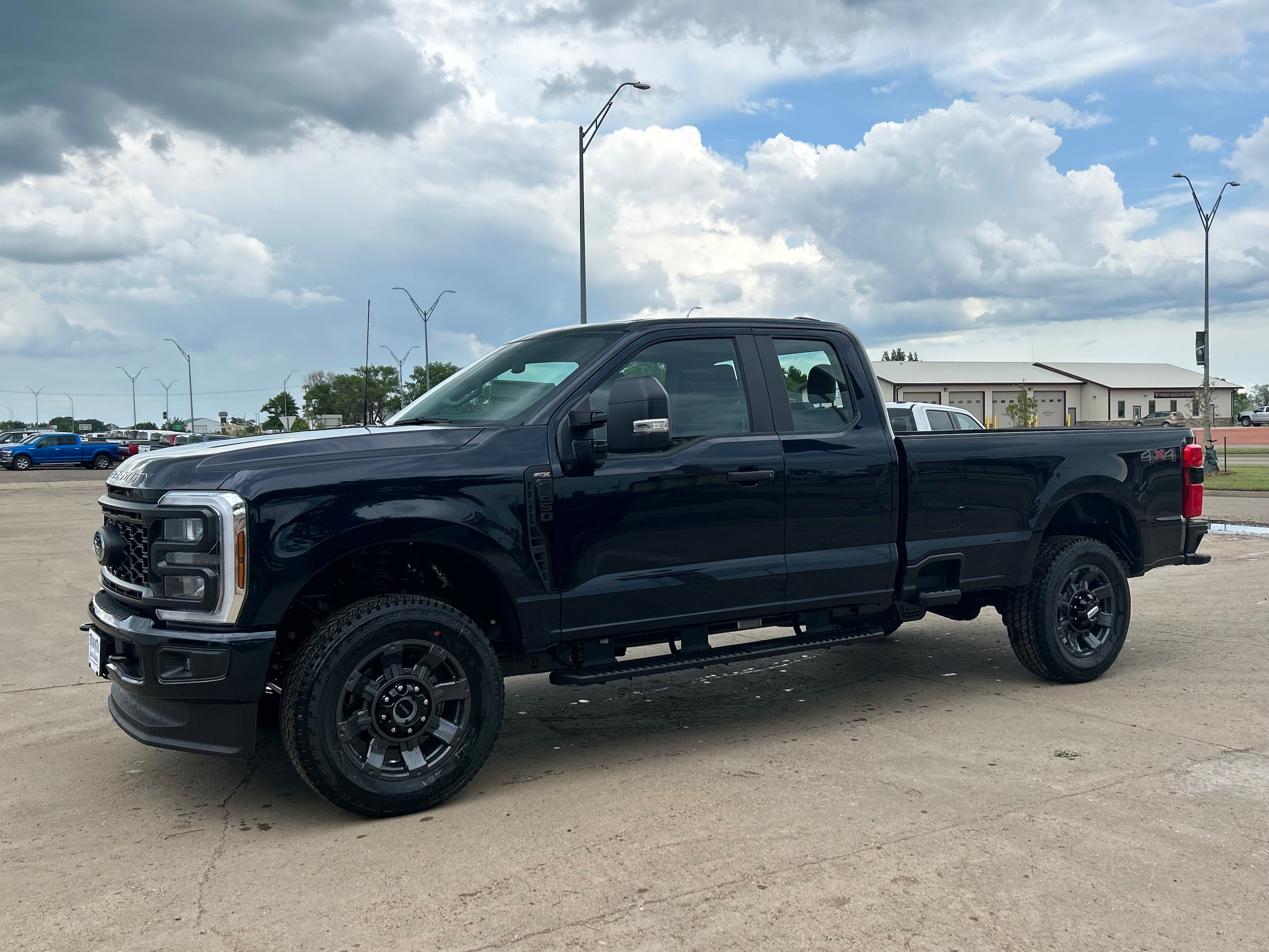 2025 Ford F-250 Super Duty XL's photo