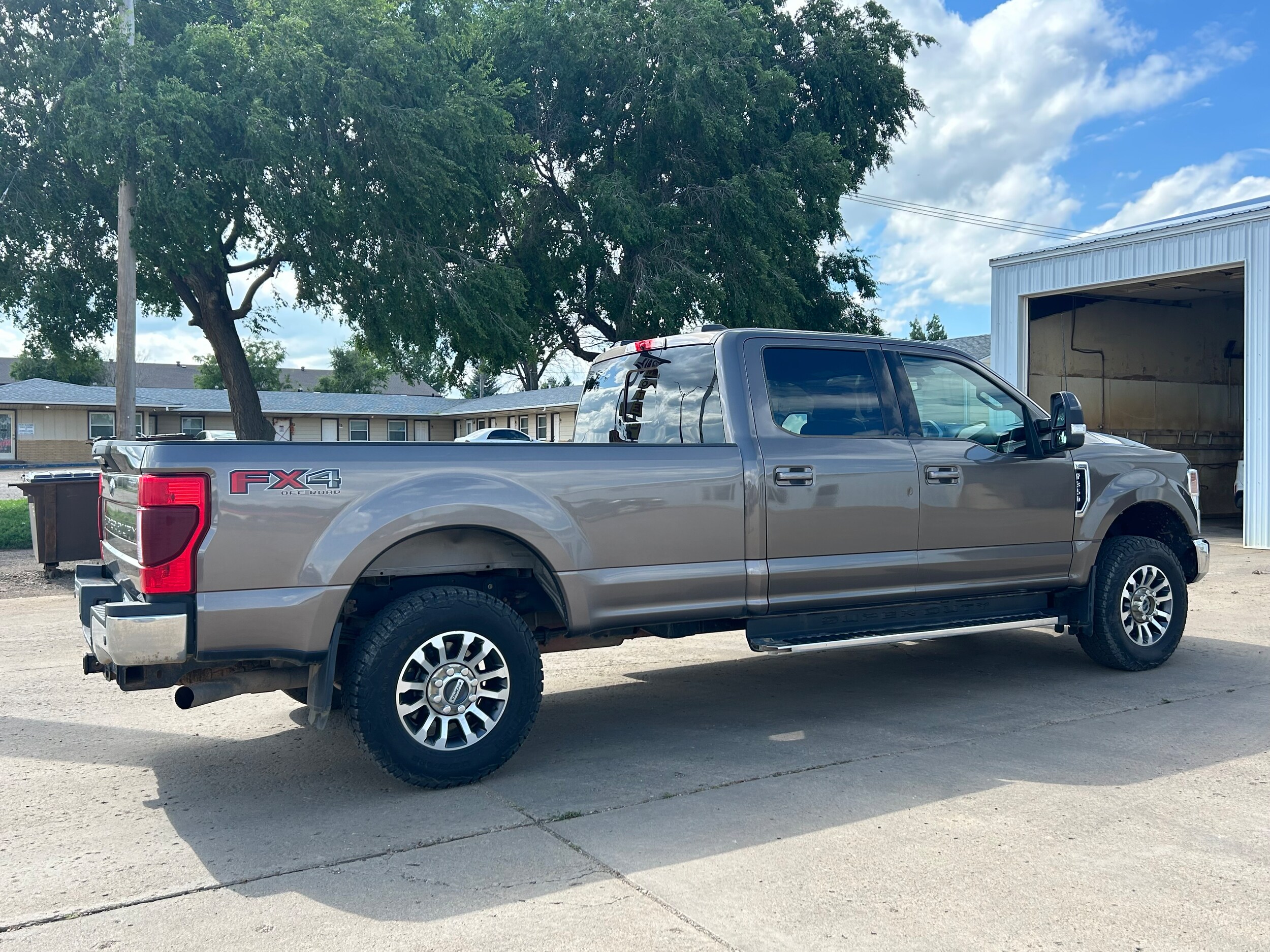 2022 Ford F-350 Lariat photo 3
