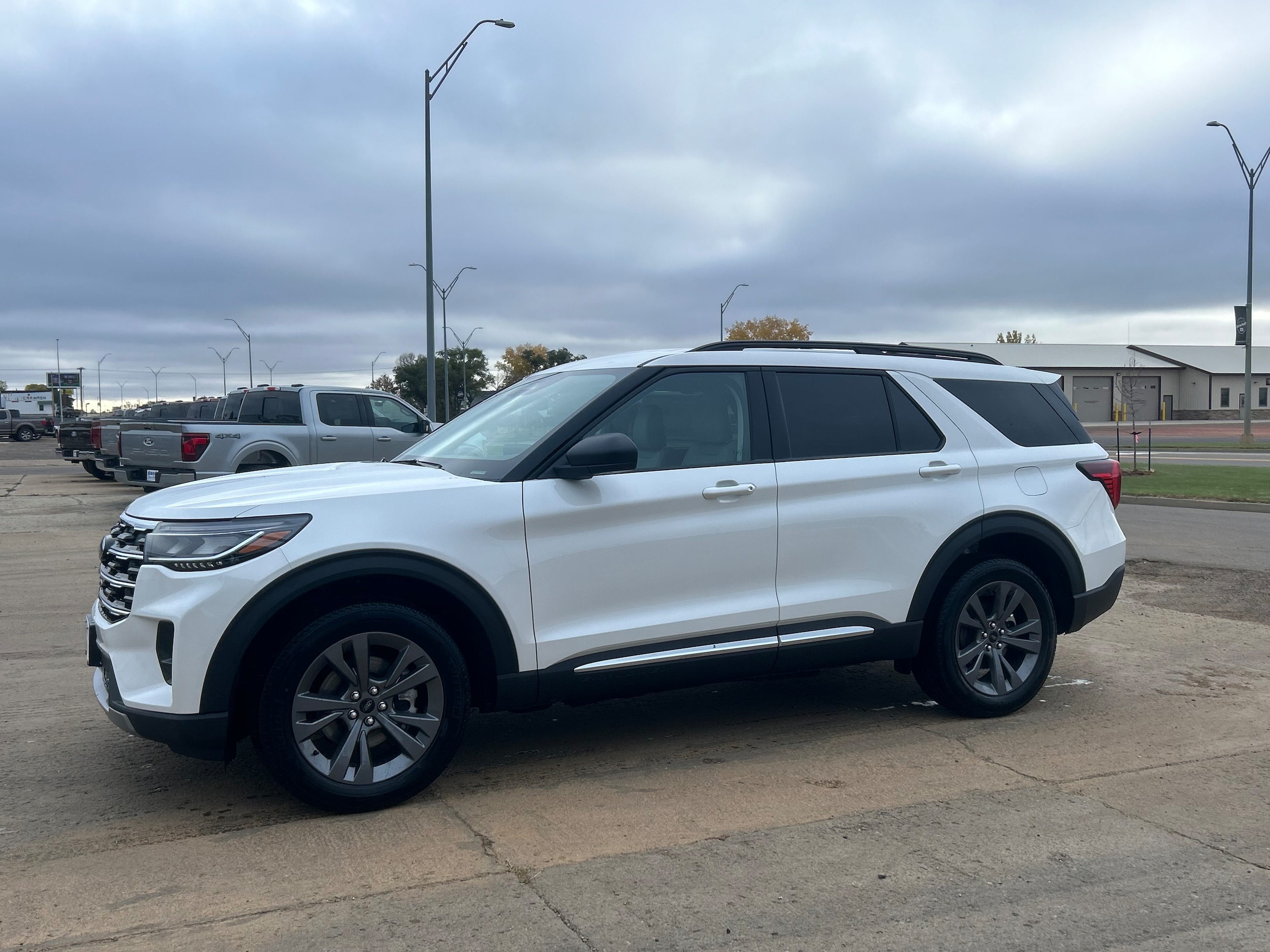 2025 Ford Explorer Active's photo