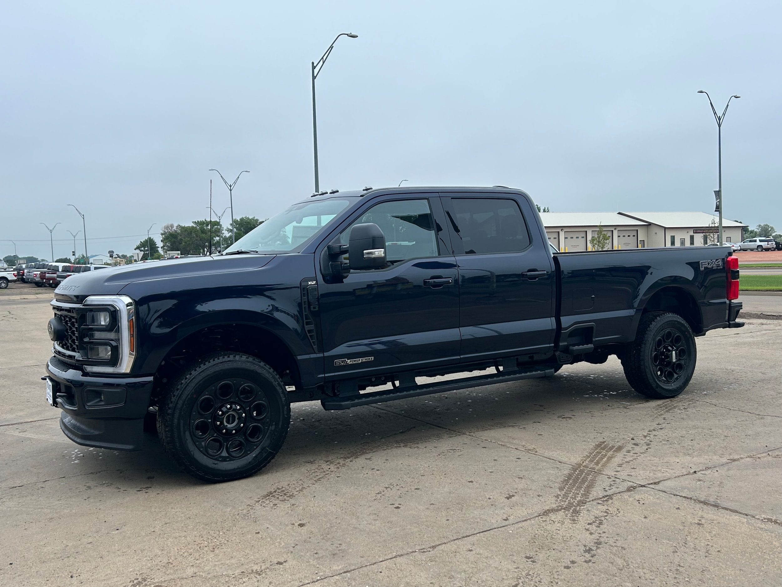 2025 Ford F-350 Super Duty XLT's photo