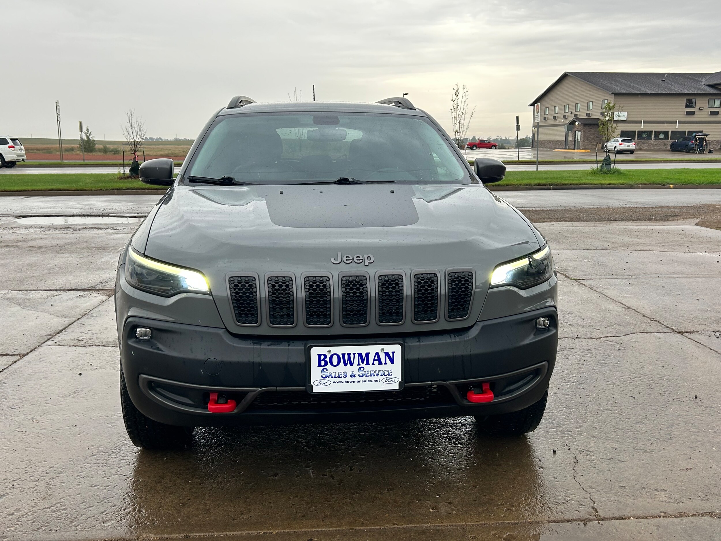 2019 Jeep Cherokee Trailhawk photo 2
