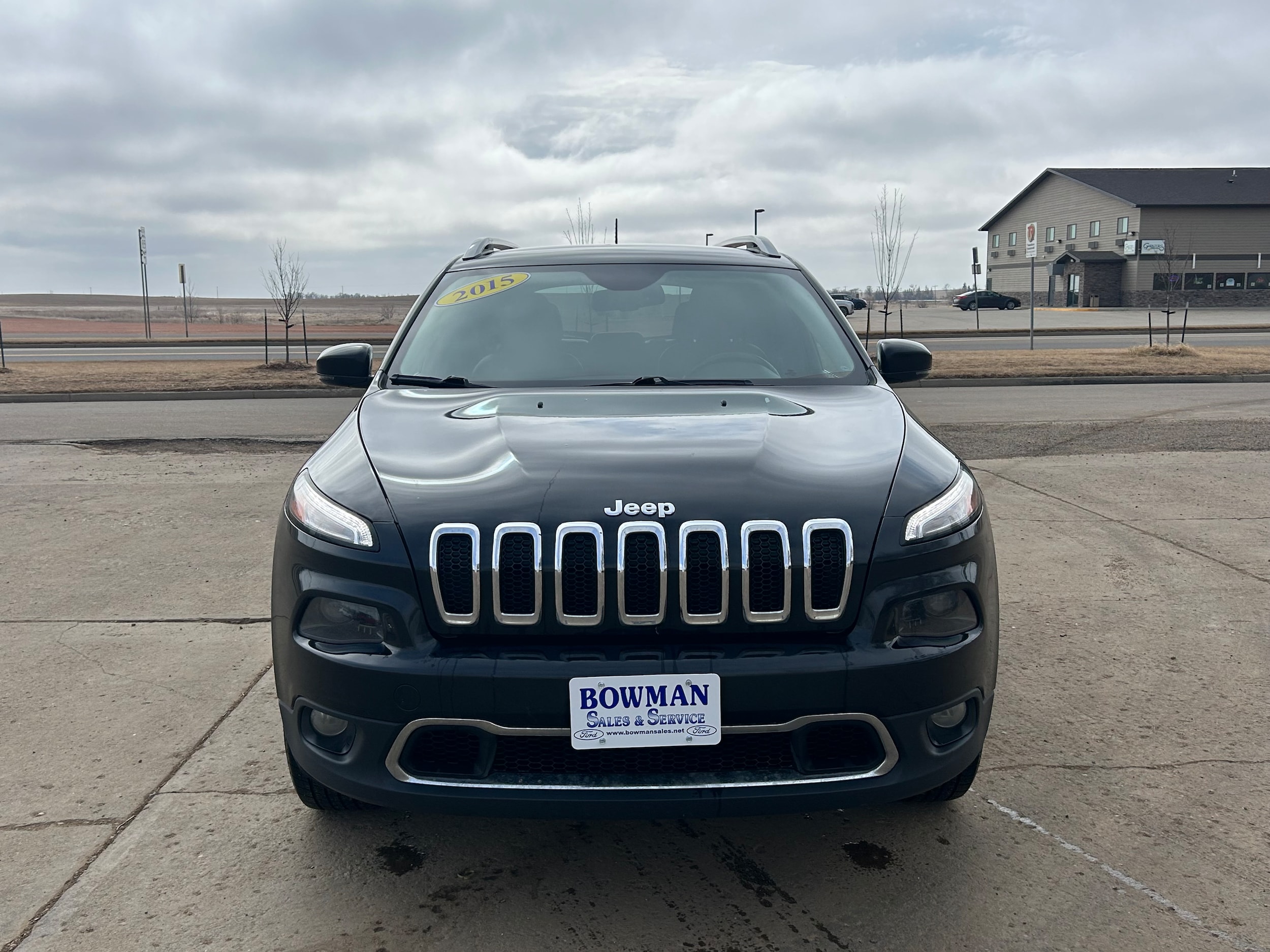 Used 2015 Jeep Cherokee Limited with VIN 1C4PJMDB2FW625164 for sale in Bowman, ND